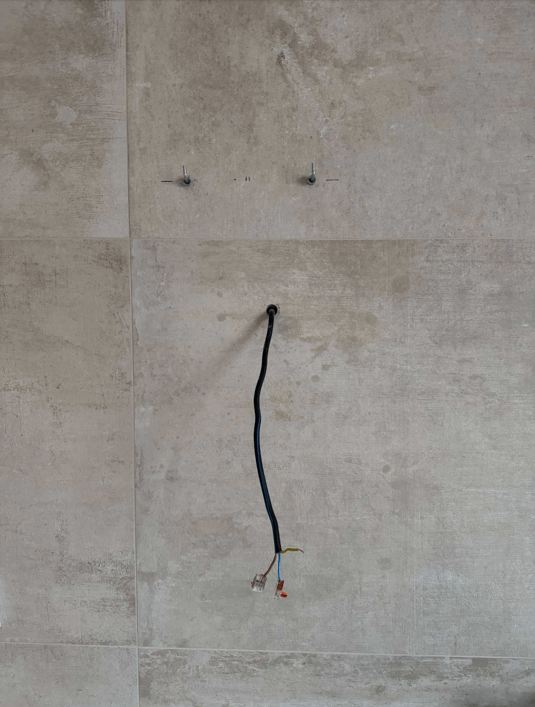 Přívodový kabel s napájením 220 V pro zrcadlo s LED osvětlením